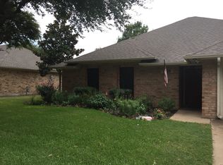 1639 E Pleasant Dr, Midlothian, TX 76065
