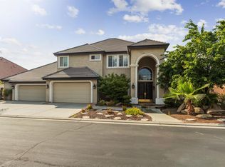 551 W Rio View Cir, Fresno, CA 93711