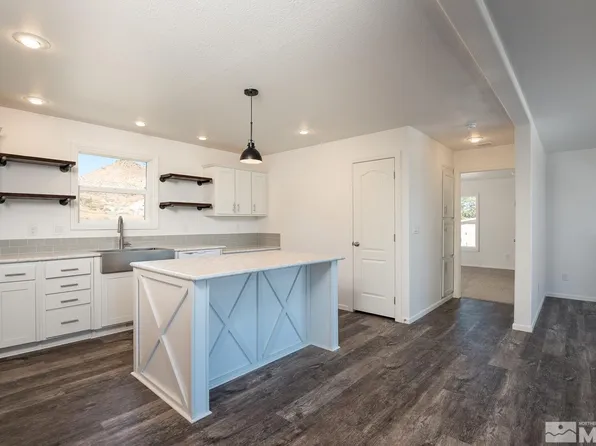 118 4th Ave, Yerington, NV 89447