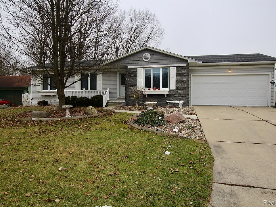 1st image of 5088 Woodstock Dr