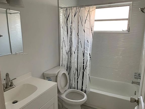 3rd image of 1450 Atlantic Shores Blvd APT 110