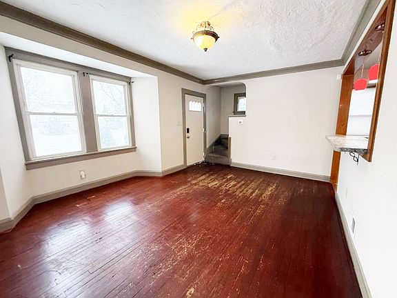 3rd image of 1525 E 254th St