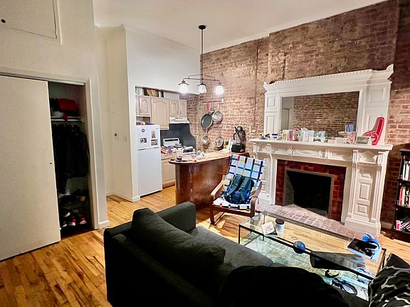 5th image of 62 W 84th St #2R