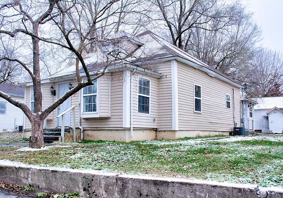1st image of 206 N Webster Avenue