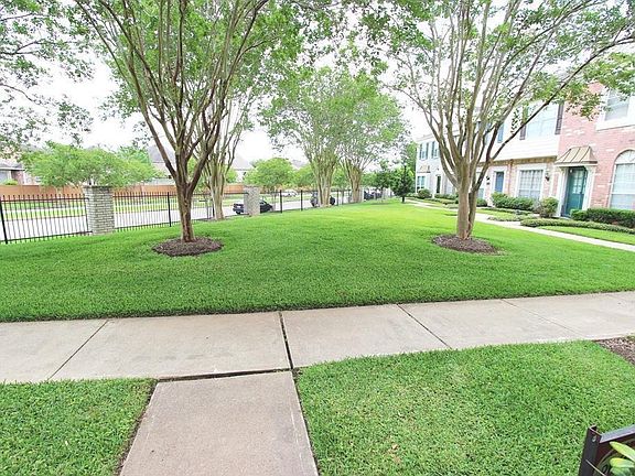 4th image of 2910 Grants Lake Blvd