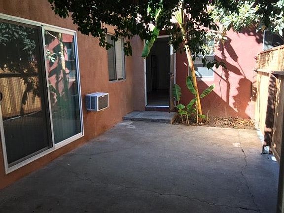 2nd image of 1129 N Vista St