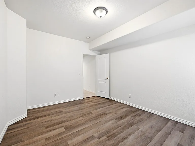 608 Crosswind Point — Photo 35