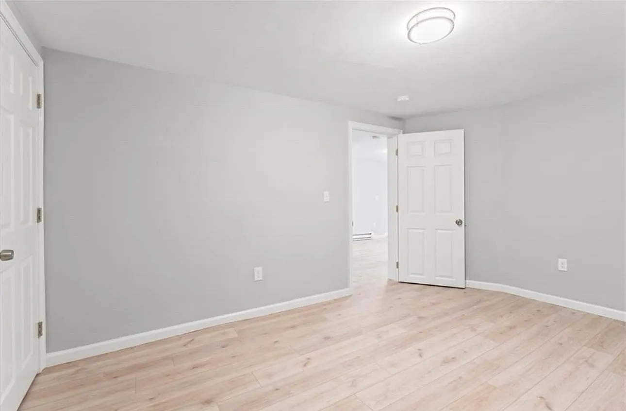 95 Wainwright St — Photo 4