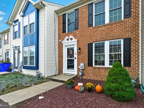 5 W Christina Pl, Newark, DE 19702