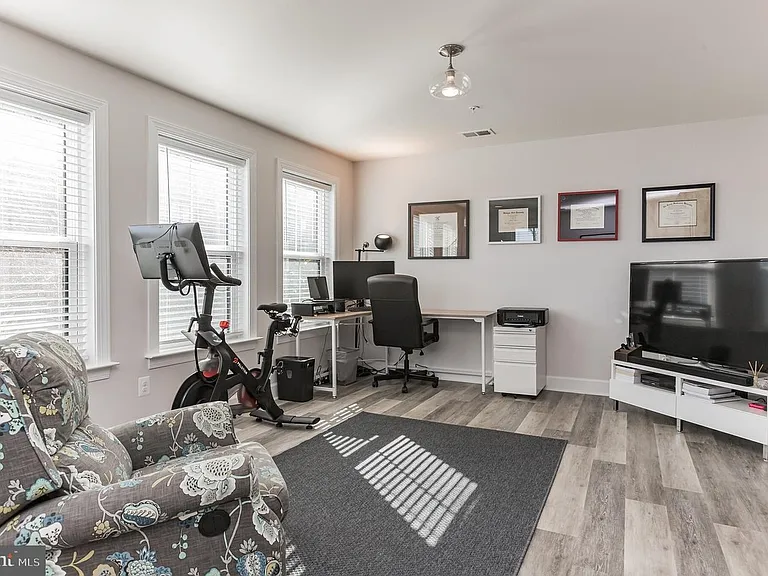 4710 Underwood St — Photo 30