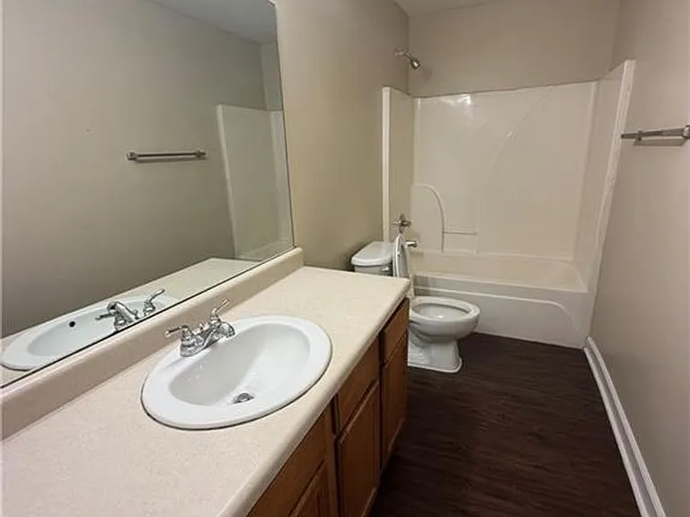 231-233 Graystone Cir — Photo 8