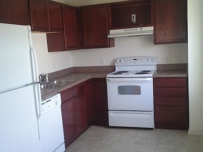 4th image of 121 E 4th St APT 501