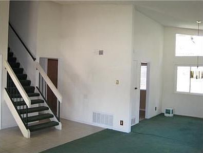 2nd image of 985 Valencia Ct