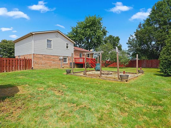 4th image of 421 Meadow Dr