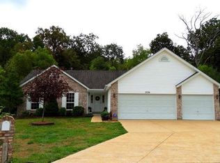 2728 Windmill Forest Dr, Imperial, MO 63052
