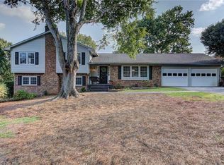 1405 Fernwood Dr, High Point, NC 27262