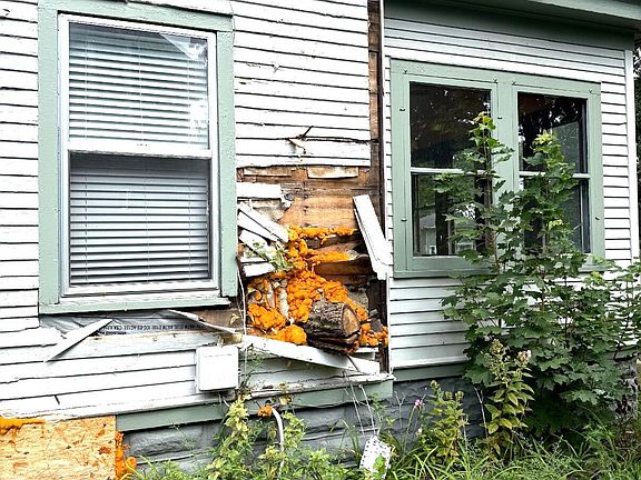 4th image of 430 Park Pl