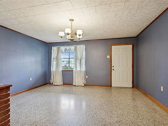 3rd image of 322 Magnolia Ave