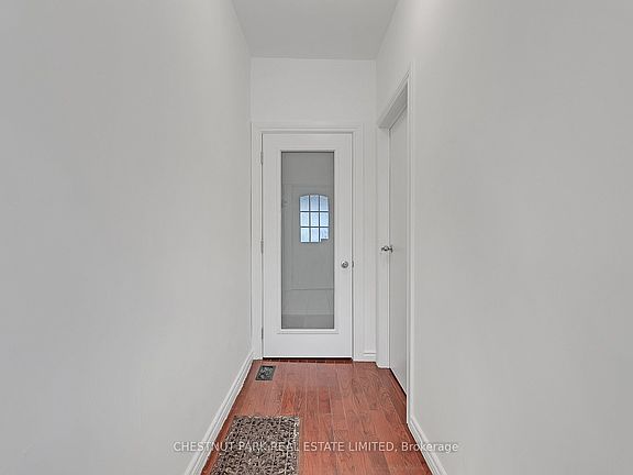 3rd image of 1383 Lansdowne Ave