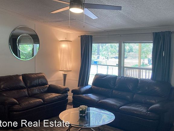 3rd image of 2510 Mobilaire Dr