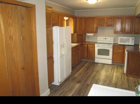 813 7th Ave, Sheldon, IA 51201