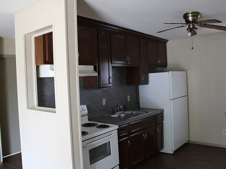 803 W Lee St — Photo 7
