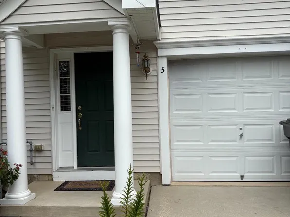 5 Highgrove Ct, Thorofare, NJ 08086