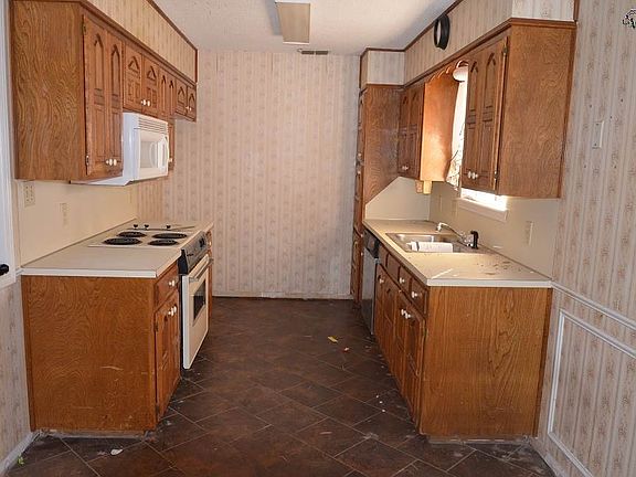 3rd image of 5221 Northview Dr