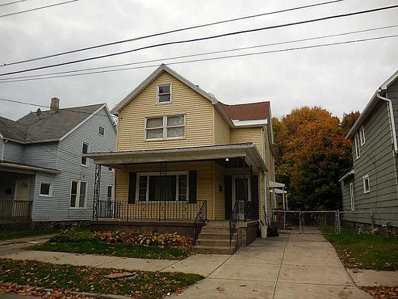 1st image of 916 E 22nd St