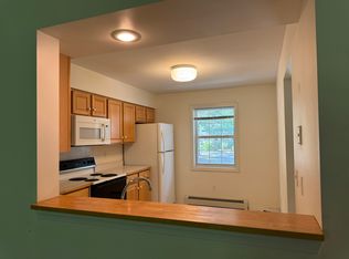 11 Pointe Dr, Essex Junction, VT 05452