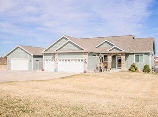 52191 229th St, Glenwood, IA 51534