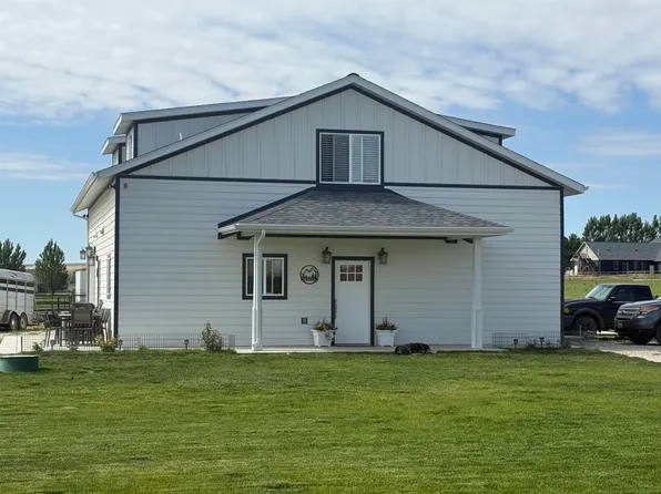 280 W Main St, Cowley, WY 82420