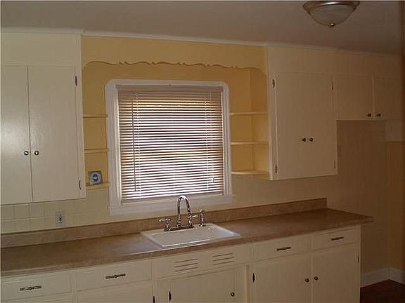 3rd image of 50 Greenwood Ave