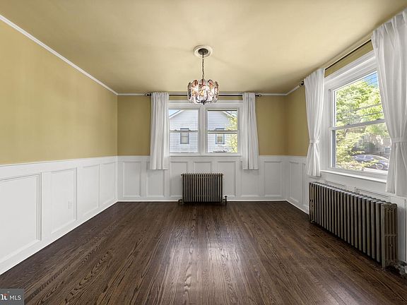 5th image of 282 Davis Ave