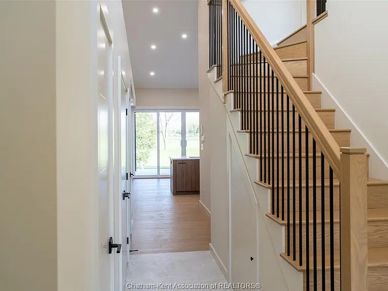 430 Indian Creek Rd W — Photo 7