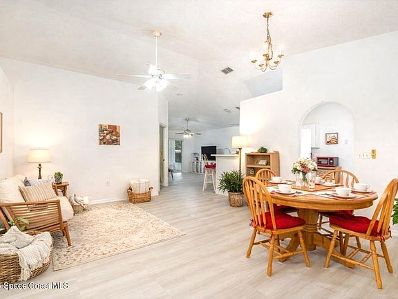 5th image of 1512 Vista Lake Cir