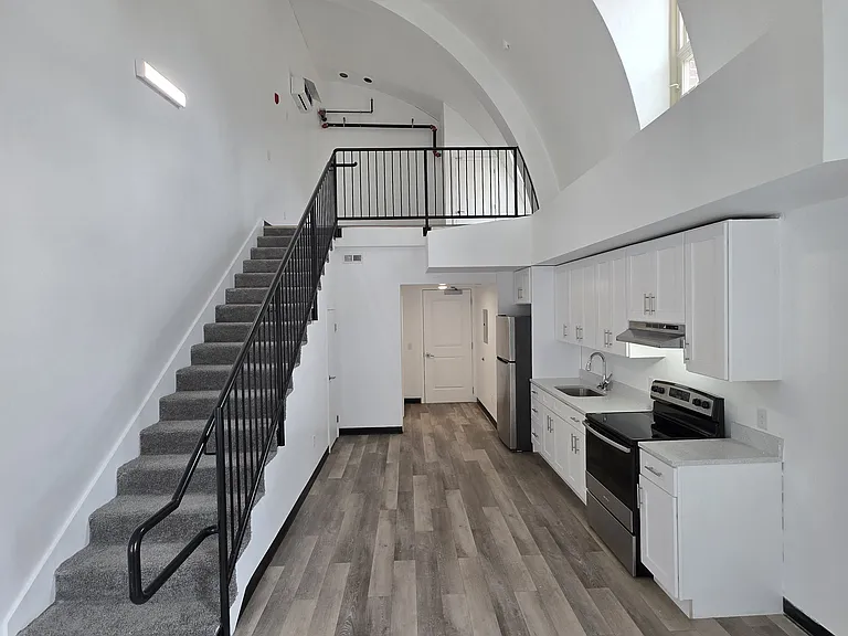 401 Olo Street - Former Church Parish Converted In Luxury Apartments! — Photo 47
