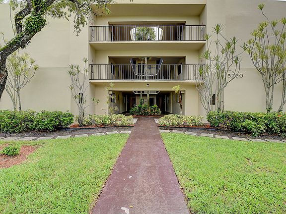 3rd image of 5220 Las Verdes Circle #205