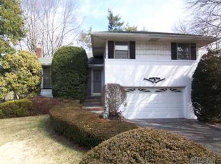 52 Marilyn Blvd, Plainview, NY 11803