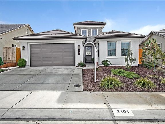 2nd image of 2101 Sage Dr
