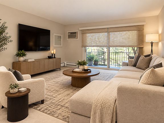 4th image of 235 Mill Rd APT 313B