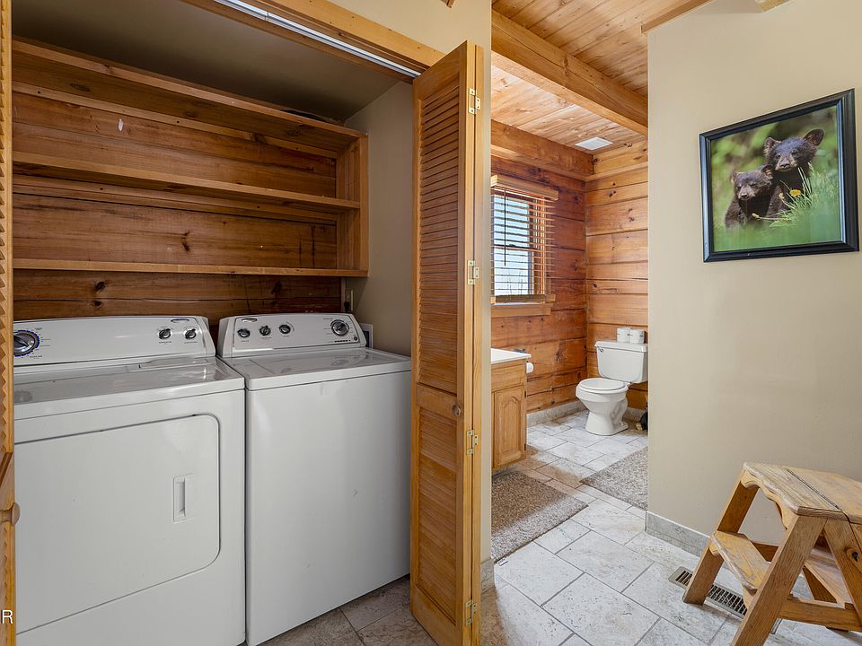 28th image of 1855 Spring Hill Dr