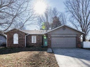 3215 W Shale St, Fayetteville, AR 72704