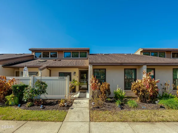 1228 Charter Oaks Cir, Holly Hill, FL 32117