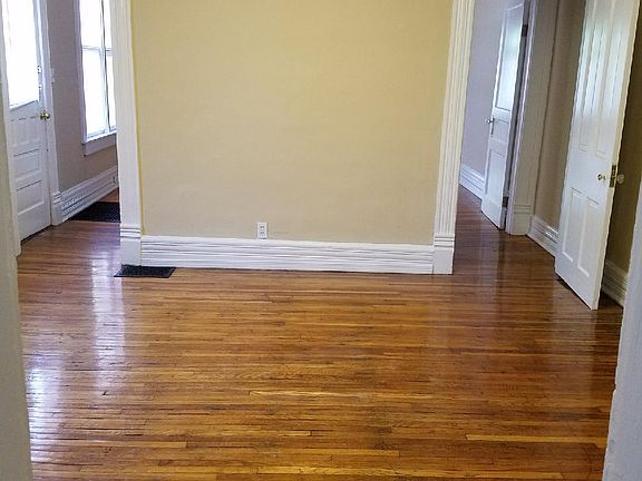 4th image of 327 W 1st Ave