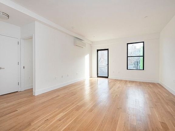 3rd image of 216 Boerum St #3R