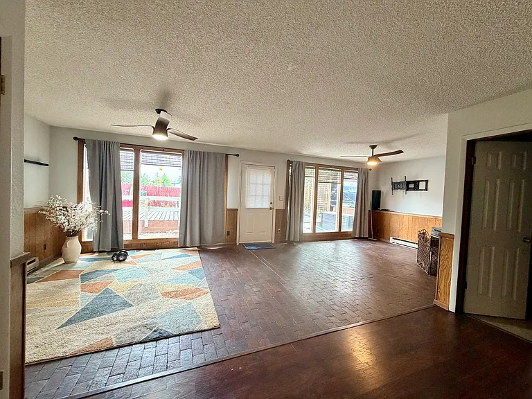 2140 Reynolds St — Photo 14