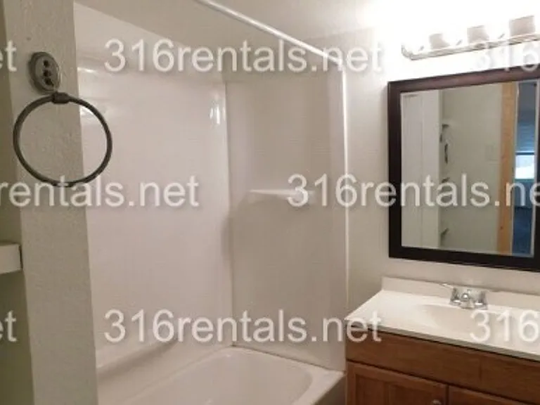 621 Osage St — Photo 6