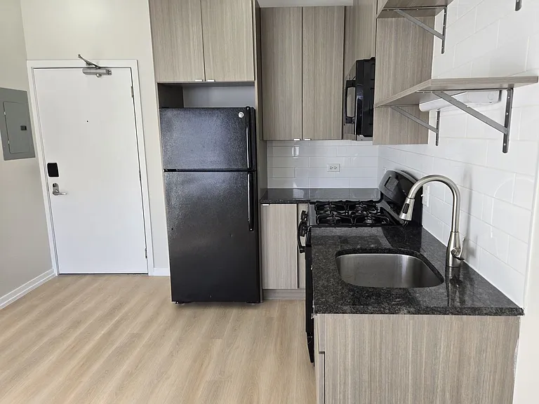5051 N Kenmore Ave — Photo 56