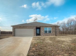 2127 Taylor St, Chickasha, OK 73018